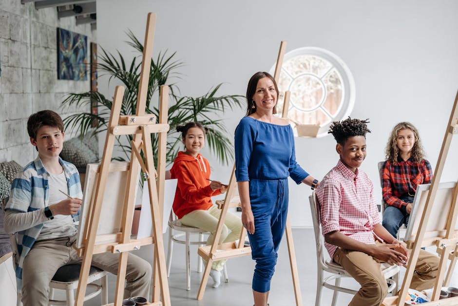 Person arbeitet an einem interaktiven Lernsystem